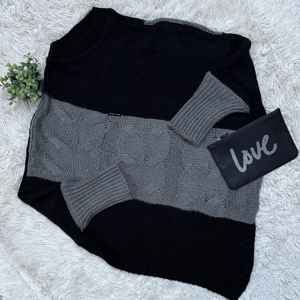 Janice Apparel Cable Knit Poncho Sweater 💗 Black & Gray